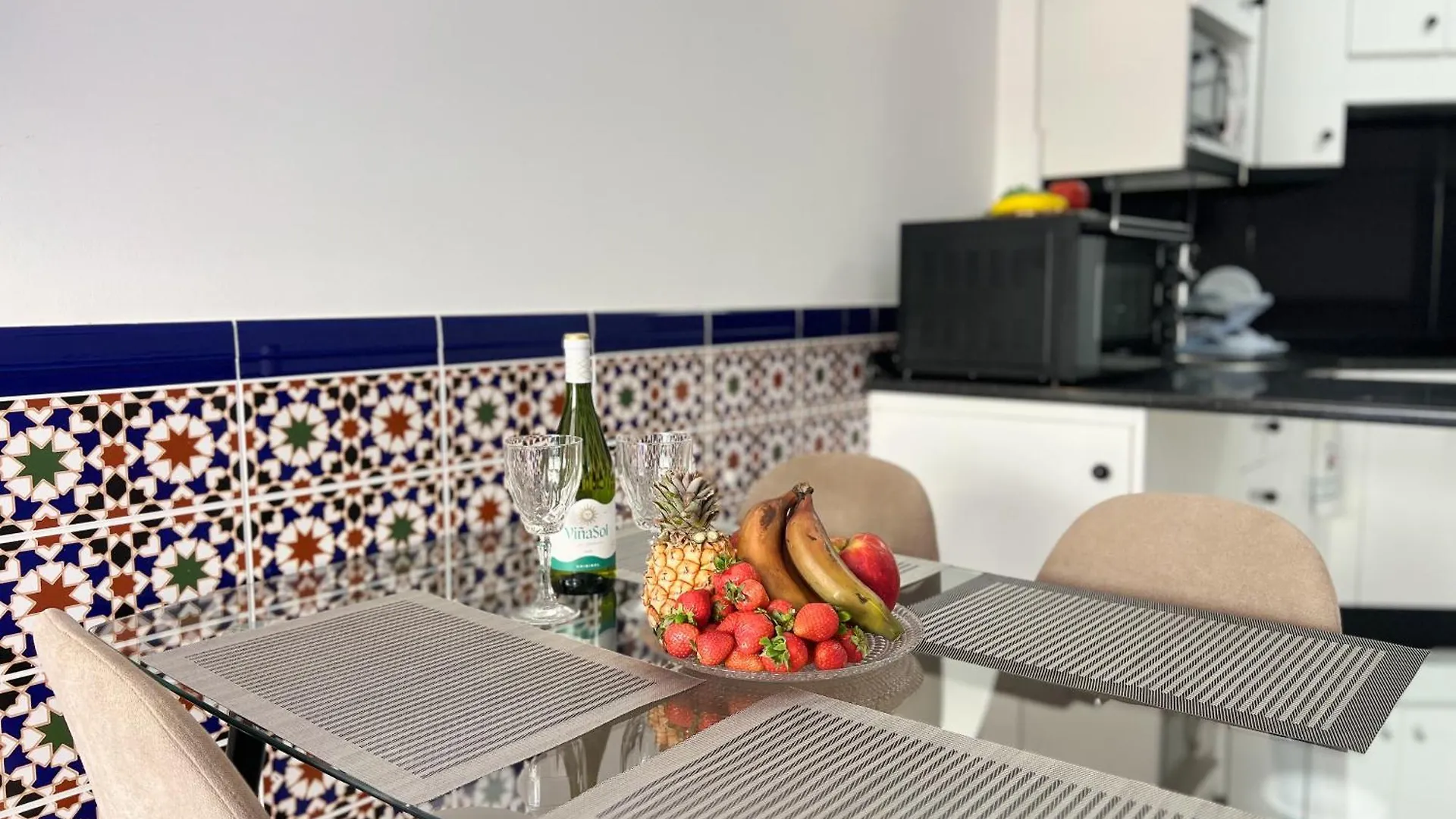 Daire Carmen Beachfront Escape Los Cristianos