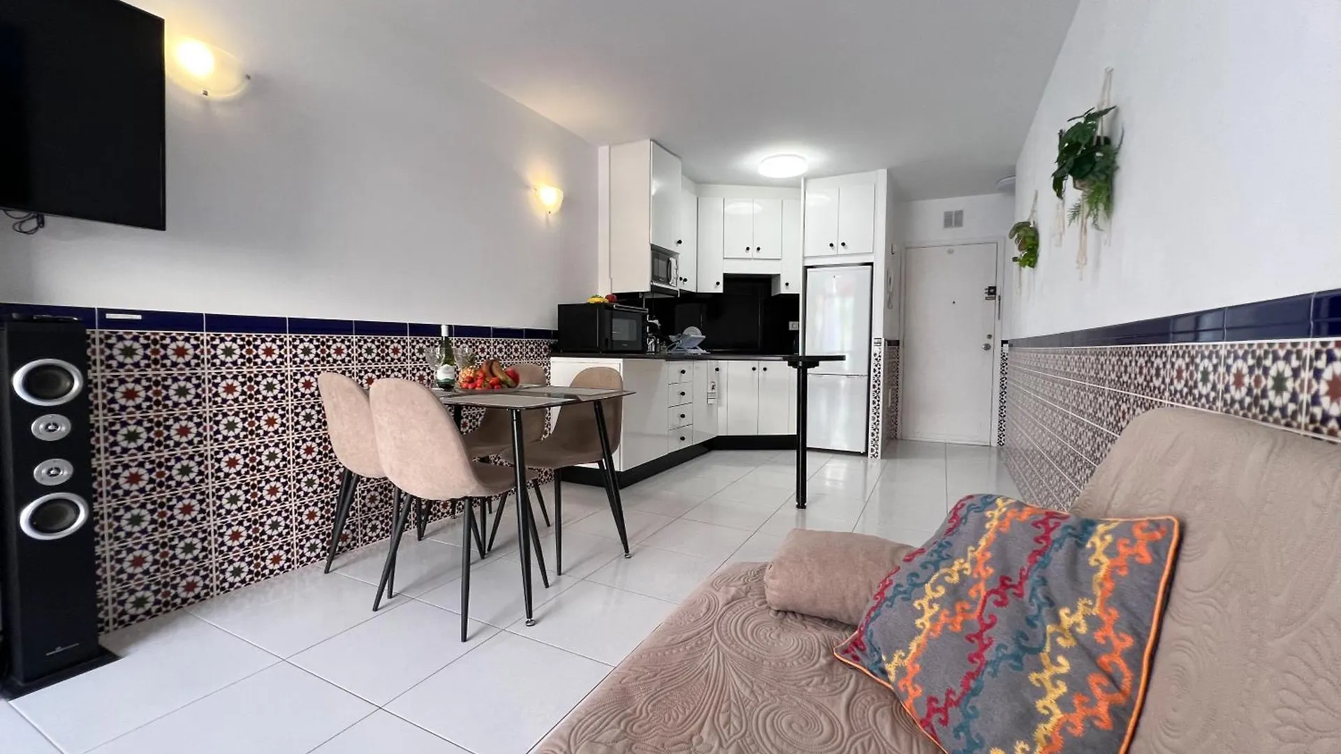 Carmen Beachfront Escape Los Cristianos  Apartamento Los Cristianos (Tenerife)